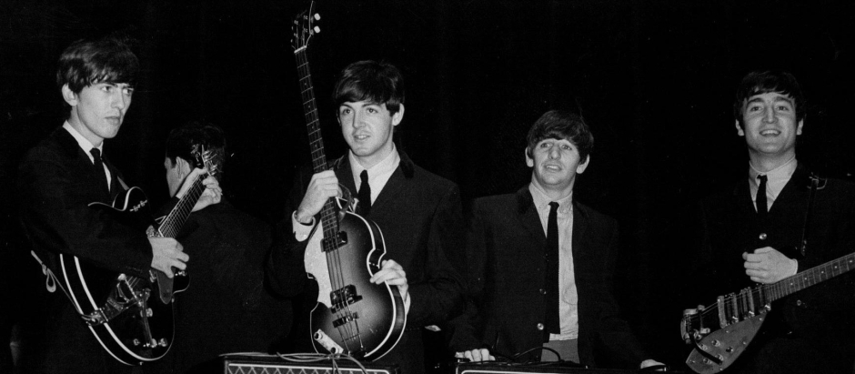 Los Beatles durante uno de sus conciertos