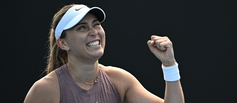 Paula Badosa celebra la victoria frente a Anastasia Pavlyuchenkova en el Australia