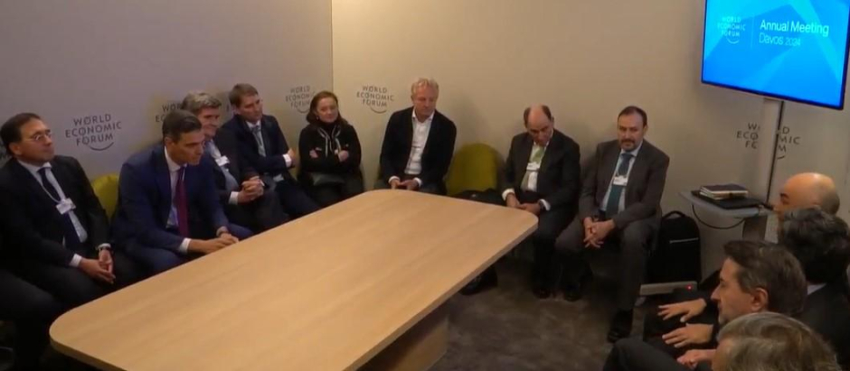 Reunión de Sánchez con los principales directivos españoles en Davos