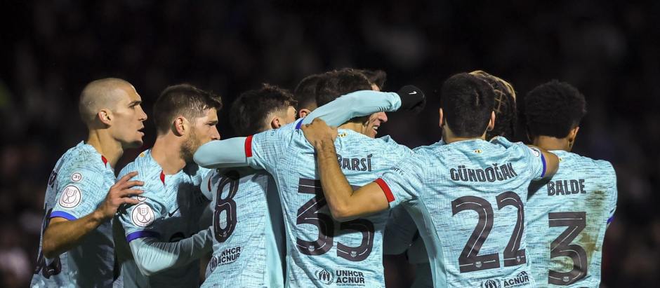 Los jugadores del Barça celebran uno de los goles ante Unionistas