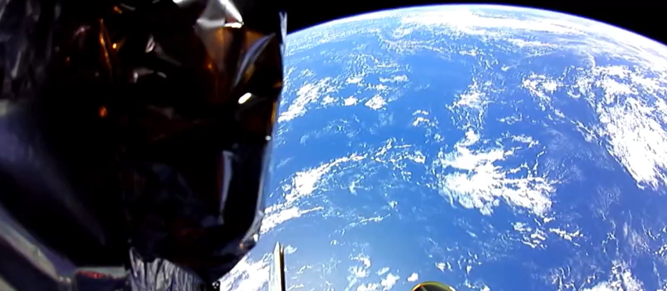 Imagen de la sonda Peregrine 1 sobre la Tierra compartida por Astrobotic