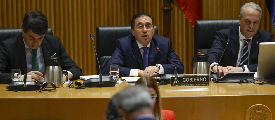 El ministro de Asuntos Exteriores, José Manuel Albares, comparece en la Comisión de Asuntos Exteriores este lunes en el Congreso
