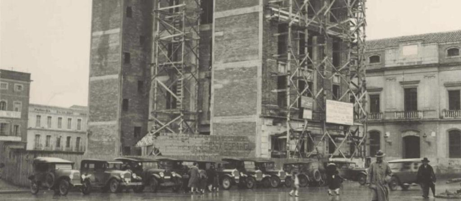 Construcción del edificio de Telefónica en la plaza de las Tendillas (1928)