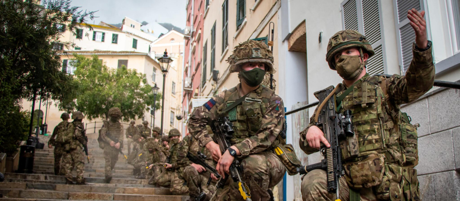 Maniobras del Ejército británico por las calles de Gibraltar en 2021