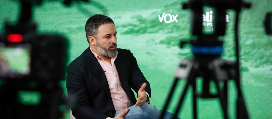 Santiago Abascal, en su entrevista con El Debate en la sede de Vox