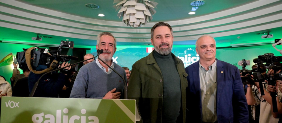 Santiago Abascal arropa al candidato de Vox a la Presidencia de la Xunta, Álvaro Díaz-Mella en el inicio de campaña