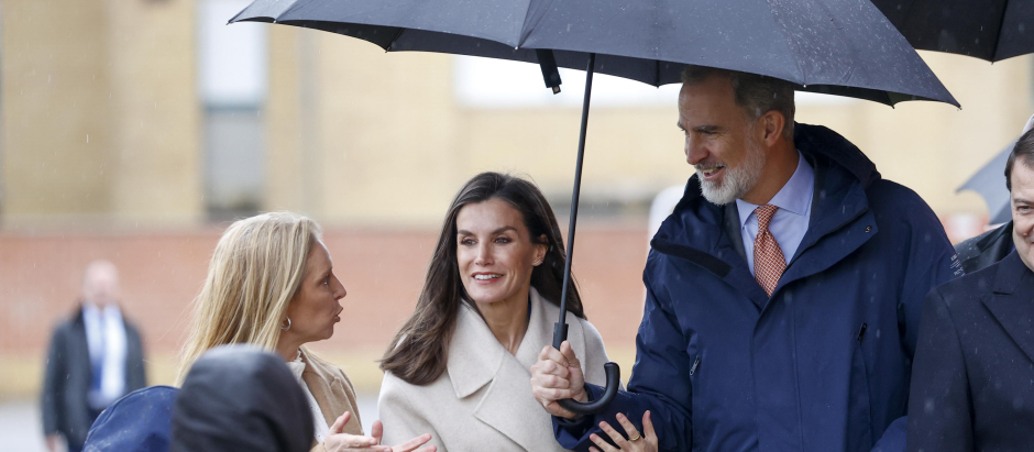 Spanish King Felipe VI and Letizia Ortiz during a visit to Gumersindo Azcarate School (CEIP) as winner of Princess of Girona award School of the Year 2022 in Armunia, Leon on Wednesday, 10 January 2024.
