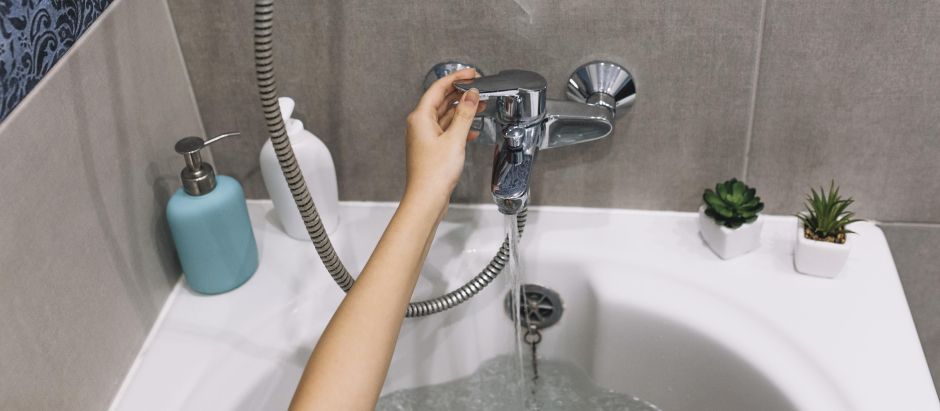 El agua que usamos para ducharnos podría tener una segunda vida dentro del hogar