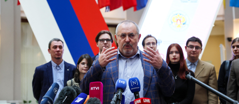 Boris Nadezhdin habla ante los medios tras ser vetado por la Comisión Electoral