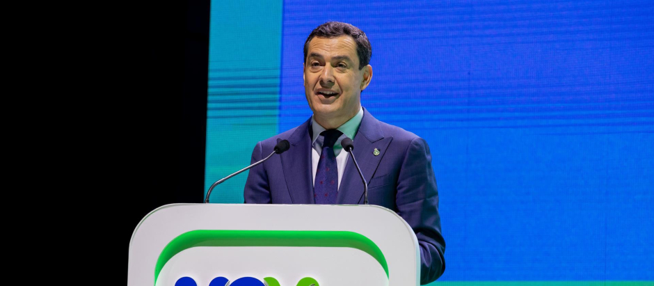 El presidente de la Junta de Andalucía, Juanma Moreno, el I Congreso Nacional de Hidrógeno Verde