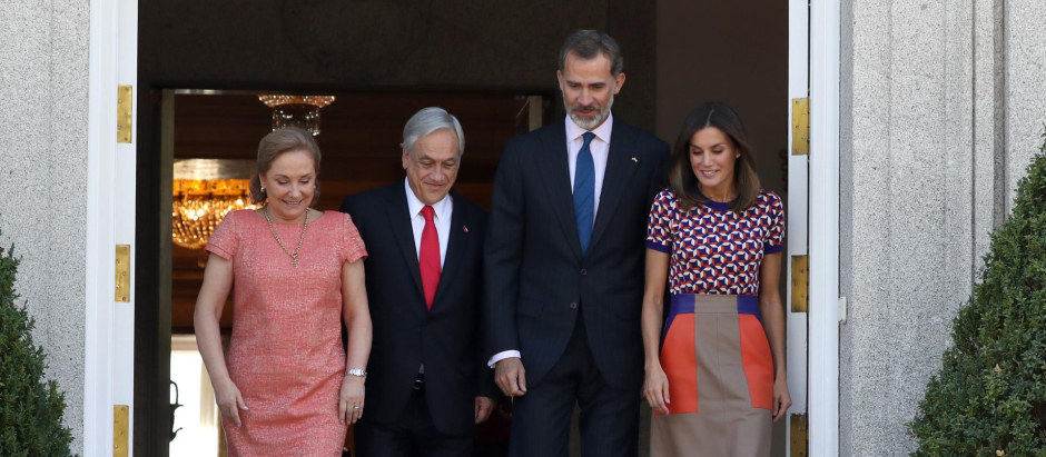 Los Reyes con Sebastián Piñera y su mujer, Cecilia Morel, en La Zarzuela en 2018