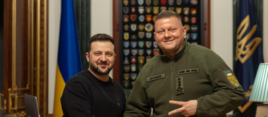 El presidente de Ucrania, Volodimir Zelenski, y el general Valery Zaluzhny