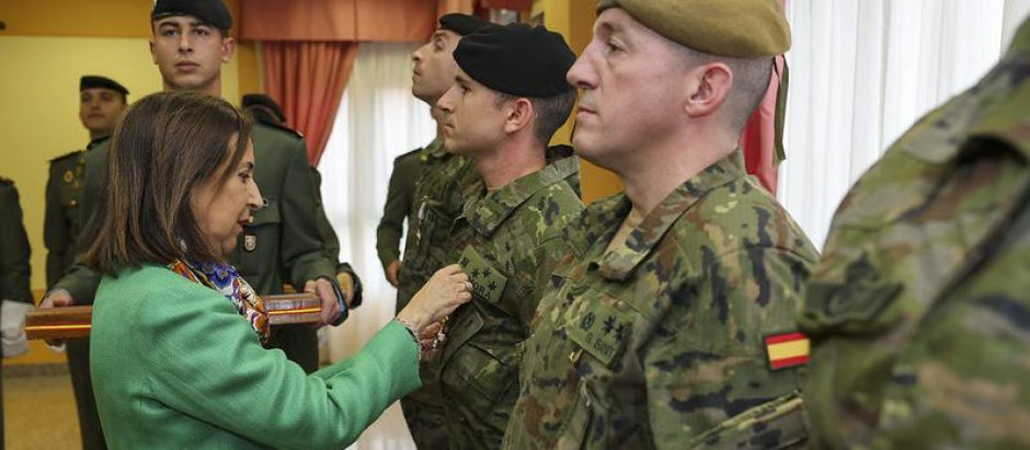 La ministra visita la Brigada Almogávares VI en la Base Príncipe de Paracuellos del Jarama