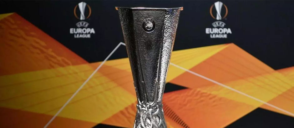 Trofeo de la Europa League. La final de este año se disputará en Dublín