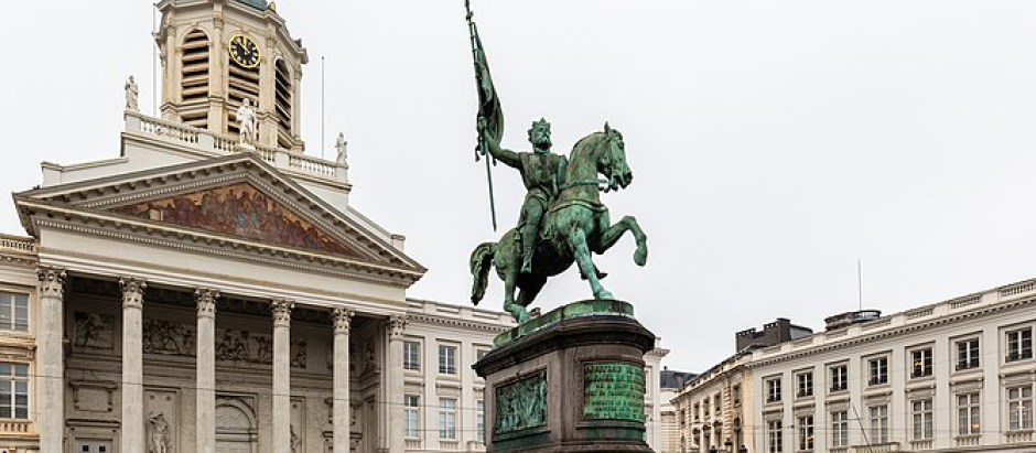 Estatua de Godofredo de Bouillon en Bruselas