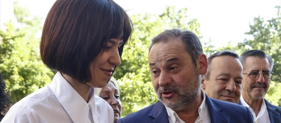 Diana Morant, y José Luis Ábalos, tras registrar la candidatura del PSPV-PSOE pro Valencia al 23-J