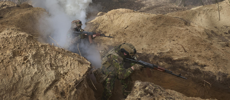 Entrenamiento de soldados ucranianos cerca de Jarkov