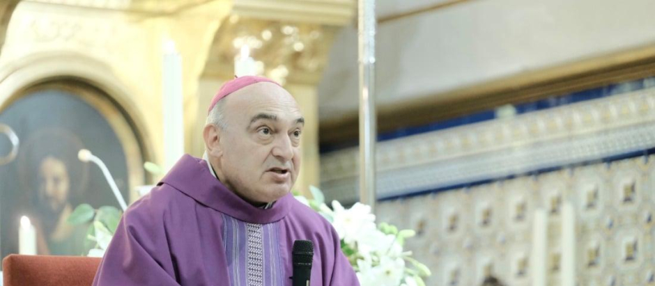 El arzobispo de Valencia, Enrique Benavent, durante la misa por las víctimas del incendio de Campanar
