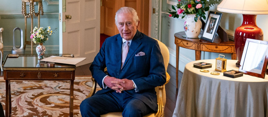 King Charles III meets with Chancellor of the Exchequer Jeremy Hunt in the private audience room at Buckingham Palace, London.