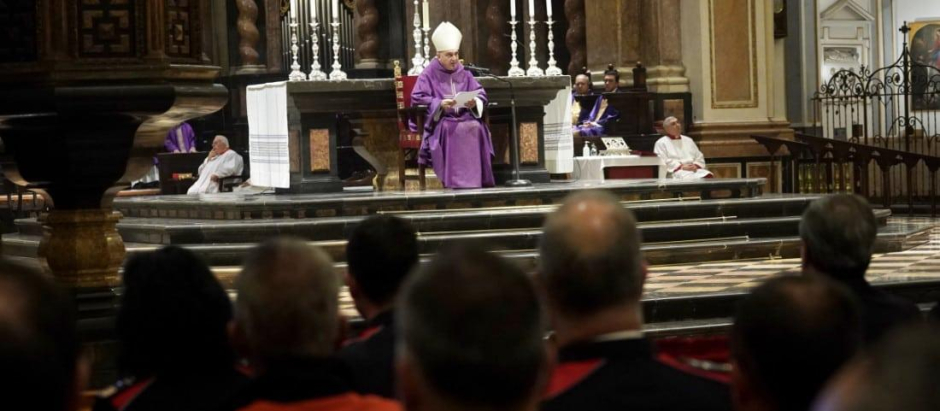 El arzobispo de Valencia, Enrique Benavent, en un momento del funeral por las víctimas del incendio de Campanar
