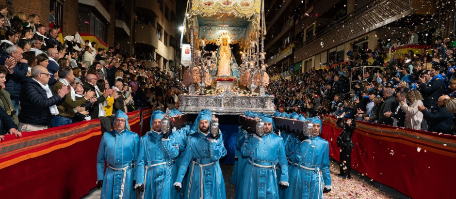 El primero de los Desfiles Bíblico Pasionales en Lorca, Murcia, en Viernes Santo