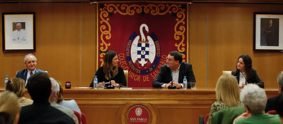 Joaquín Echeverría, Javier Segura y a Julia Moreno durante la presentación