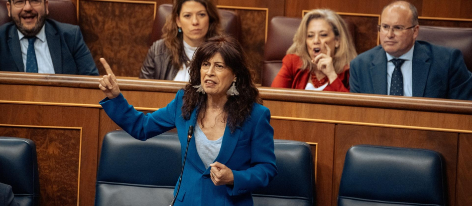La ministra de Igualdad, Ana Redondo, interviene en el Congreso