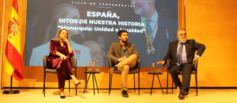 Cristina Barreiro, César Cervera y Javier Santamarta