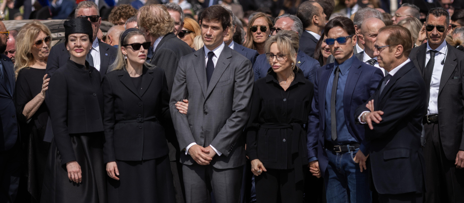 Barbara ,  Eleonora Berlusconi and Luigi Berlusconi during burial of Silvio Berlusconi in Milan on 14 Jun 2023