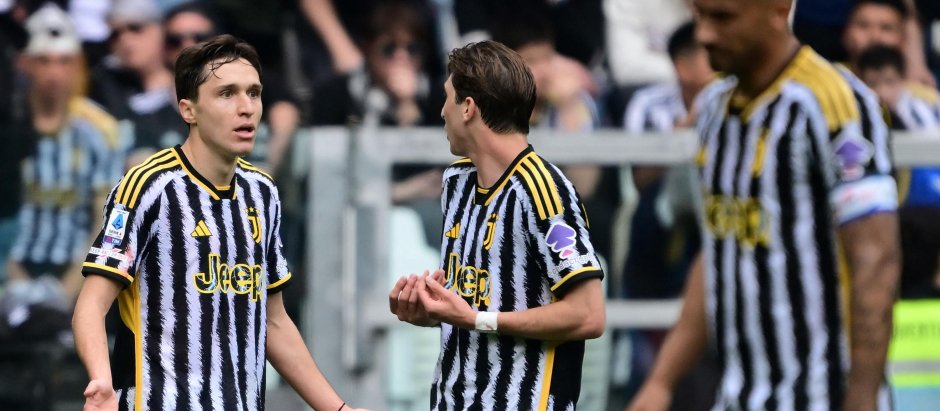 Los jugadores de la Juventus se recriminan una acción en la Serie A esta temporada