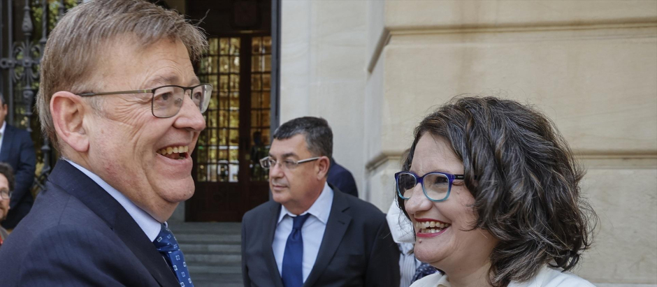 El exvicepresidente de la Generalitat Valenciana Ximo Puig junto a la exvicepresidenta Mónica Oltra