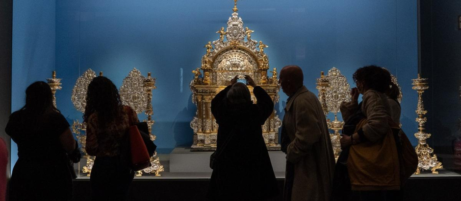 Gran expectación en la exposición del Museo de Tesoros Reales en Santiago de Compostela
