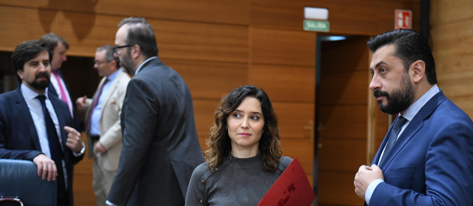 La presidenta de la Comunidad de Madrid, Isabel Díaz Ayuso, y el portavoz del Partido Popular en la Asamblea de Madrid, Carlos Díaz-Pache