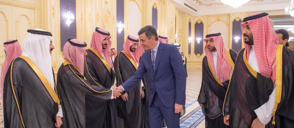 JPedro Sánchez a la llegada de su encuentro con Mohamed bin Salman