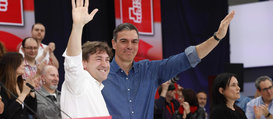 Pedro Sánchez apoya en un acto al candidato a lehendakari del PSE, Eneko Andueza