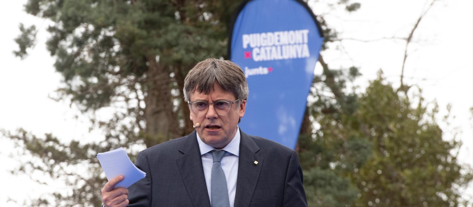 El expresidente de la Generalitat y candidato de Junts a las elecciones catalanas, Carles Puigdemont