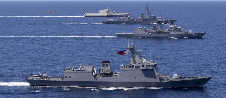 Buques de guerra de EE.UU., Filipinas, Australia y Japón en maniobras conjuntas
