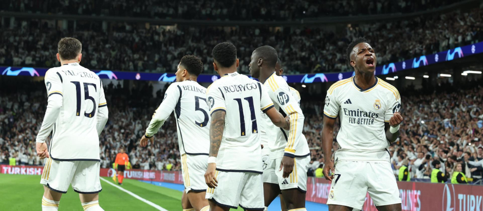 Los jugadores del Real Madrid celebran un gol en el partido de ida