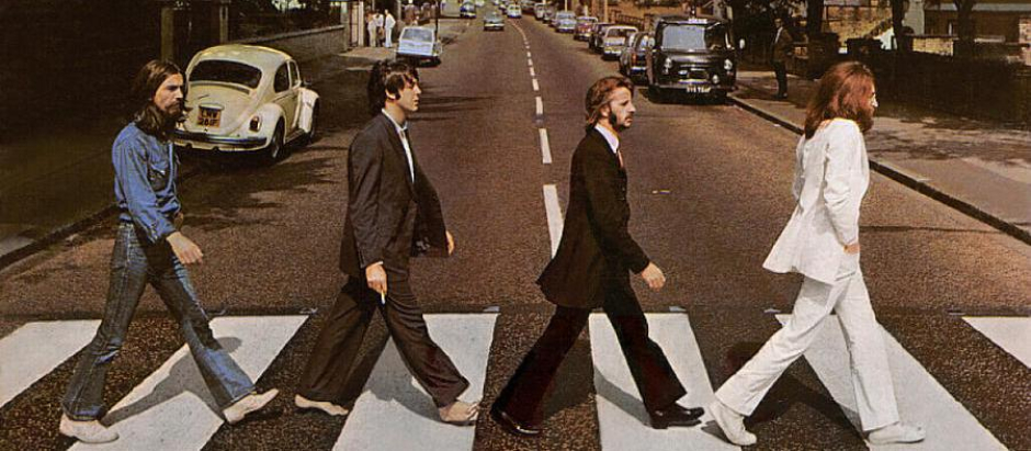 The Beatles cruzando en