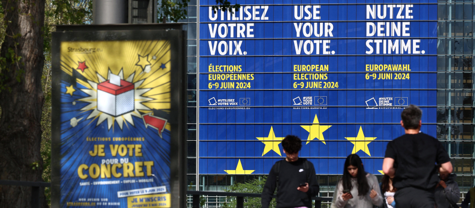 Campaña invitando a votar en las elecciones europeas en las cercanías del Parlamento Europeo en Estrasburgo