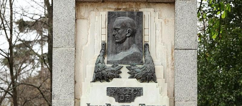Monumento de Julio Romero de Torres, en Madrid.