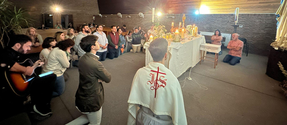 Cursillos de Cristiandad celebra las 24 horas de adoración a Jesús Sacramentado
