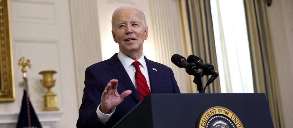 El presidente de EE.UU. Joe Biden tras firmar la ayuda militar adicional a Ucrania, Israel y Taiwán