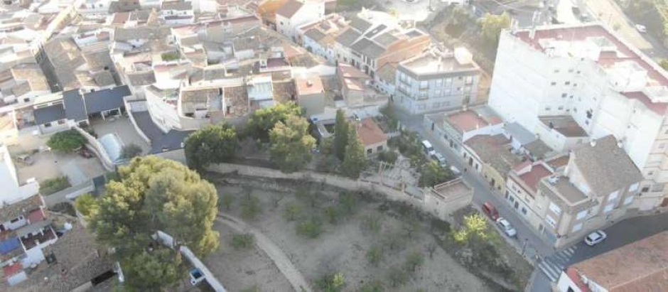 Vista de Chiva desde un dron que vigila que los dueños recojan las heces de sus perros