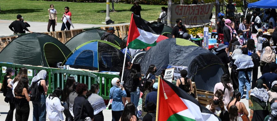 Los activistas continúan acampados en las universidades de todo el país