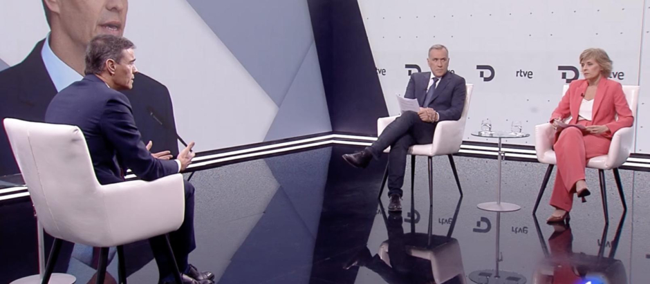 Fortes echa un cable a Sánchez en su entrevista en RTVE