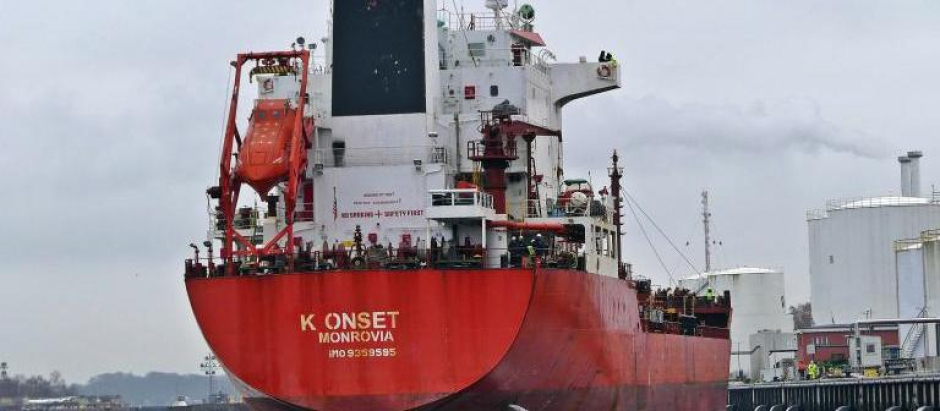 El 'K-Onset', barco con bandera de Liberia que ha provocado el vertido