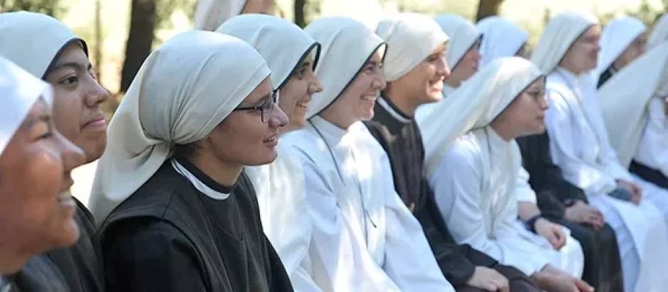 Las Peregrinas de la Eucaristía han asumido el santuario de Estíbaliz