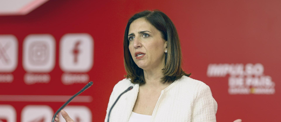 La portavoz de la Comisión Ejecutiva Federal del PSOE, Esther Peña, en rueda de prensa