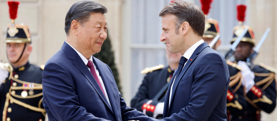 Macron y Xi Jinping en el palacio del Elíseo